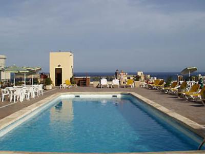 The Crown Hotel Buġibba Exteriör bild