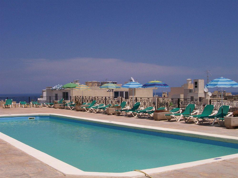 The Crown Hotel Buġibba Exteriör bild