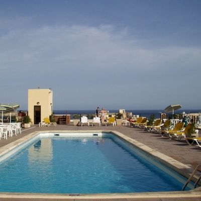 The Crown Hotel Buġibba Exteriör bild
