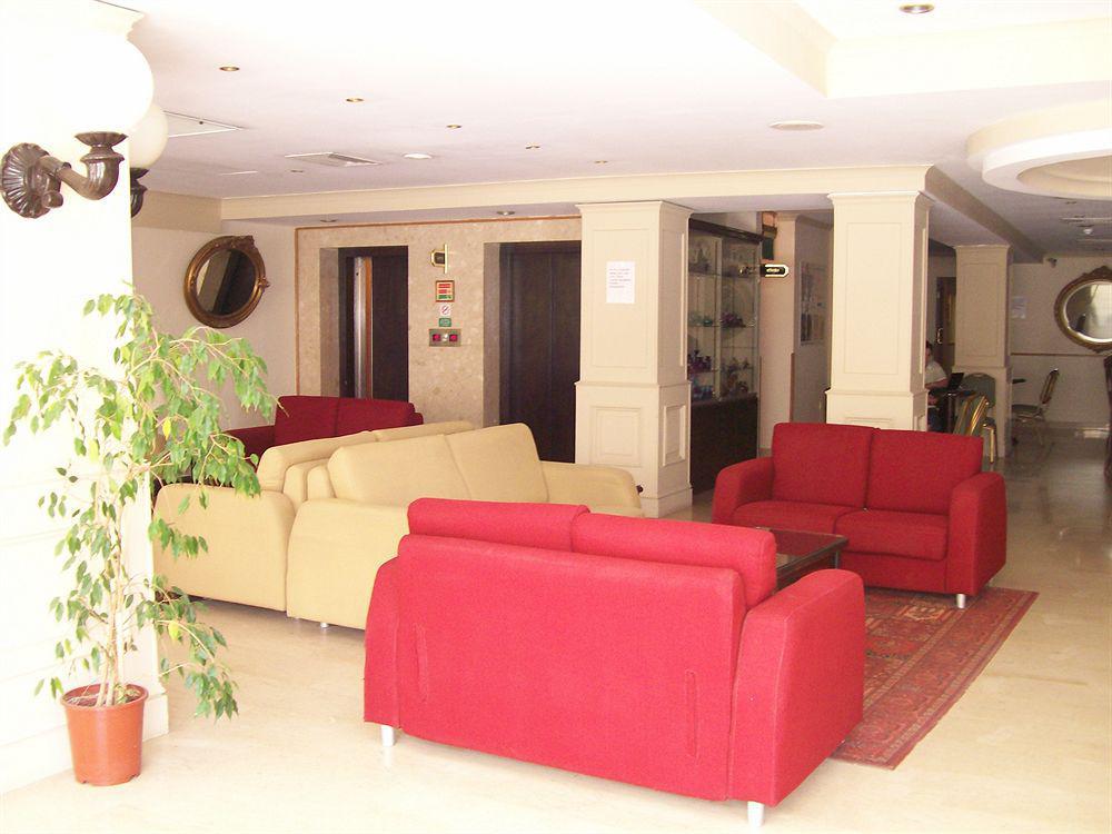 The Crown Hotel Buġibba Exteriör bild